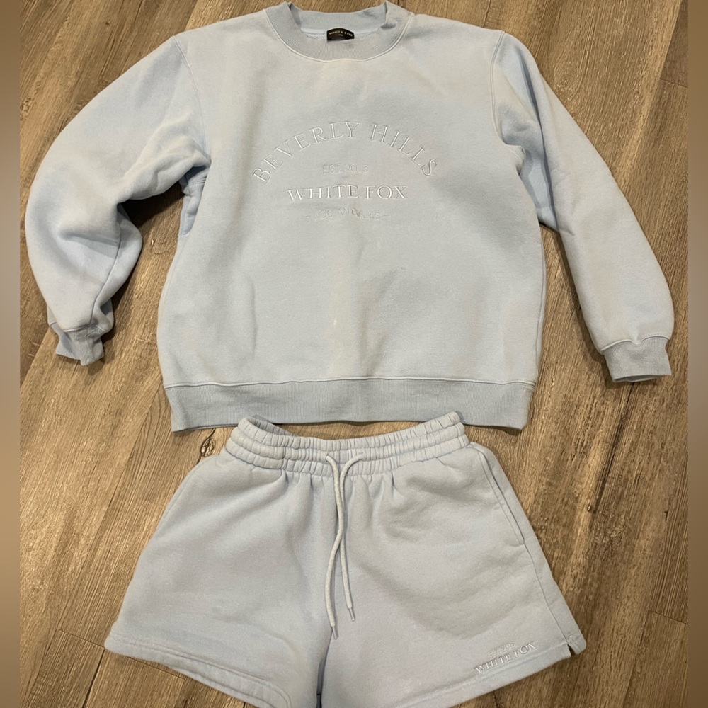 White fox set